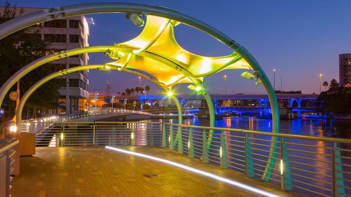 Budget Friendly Sleeps 8 Discounts Available Tampa Eksteriør billede